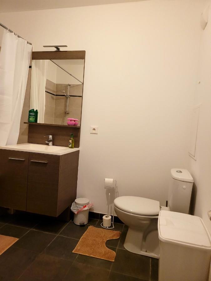 III Appart 2 Pieces, Neuf 200 M De Gare Parking Netflix Evry Courcouronnes Exterior foto